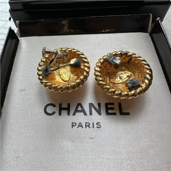 Chanel CC Gold Clip On Earrings - Picture 2 of 6